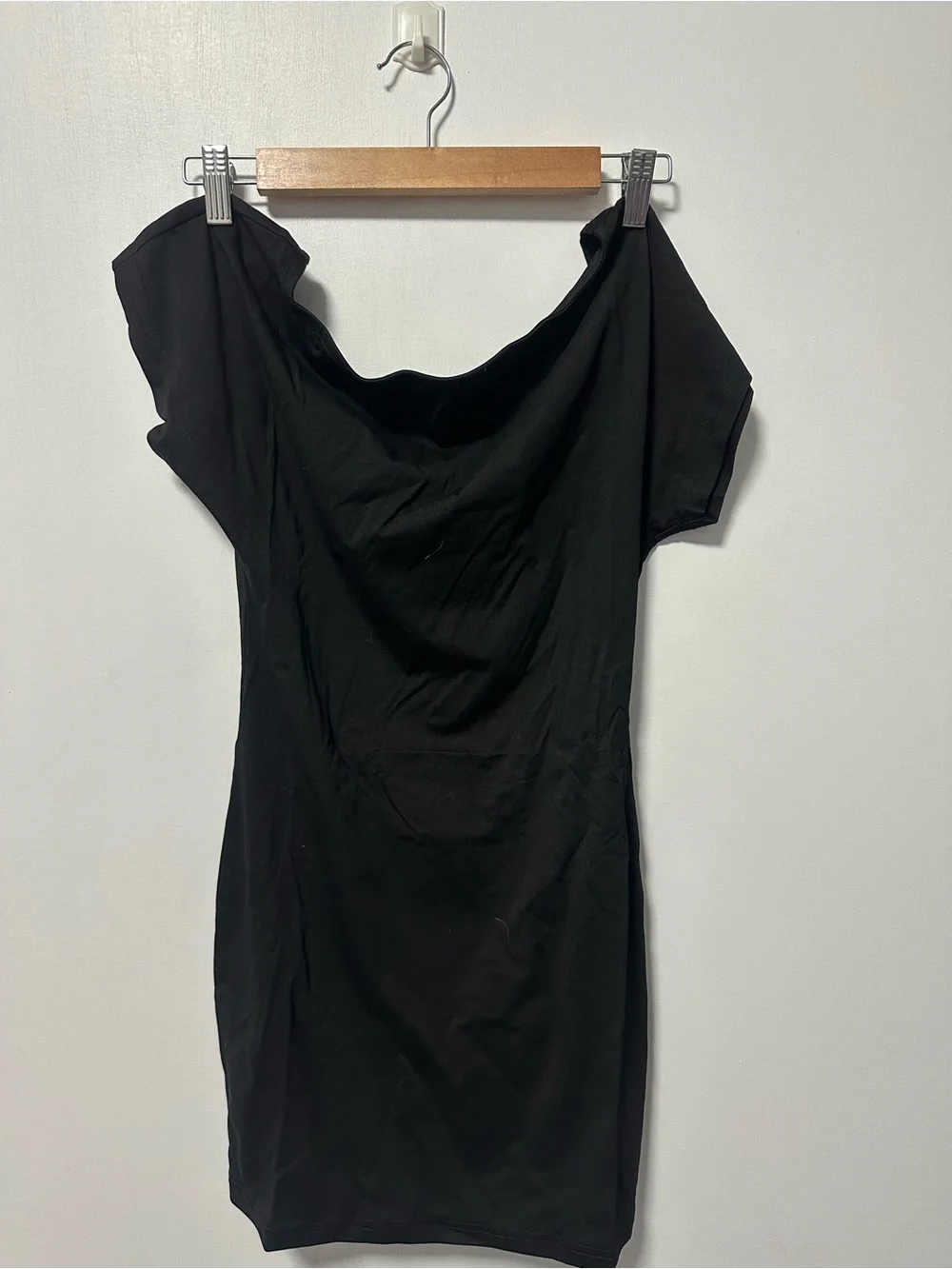 Black One-Shoulder Bodycon Dress - Picture 1 of 3